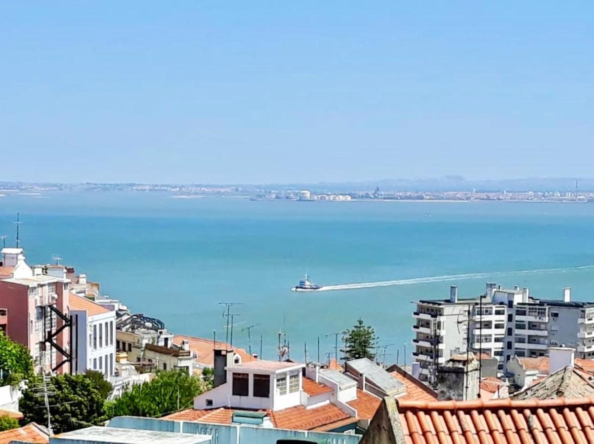 Comfortable Apartment With Balcony And Sea View In Lisbon 50 M² Lisboa Exterior foto